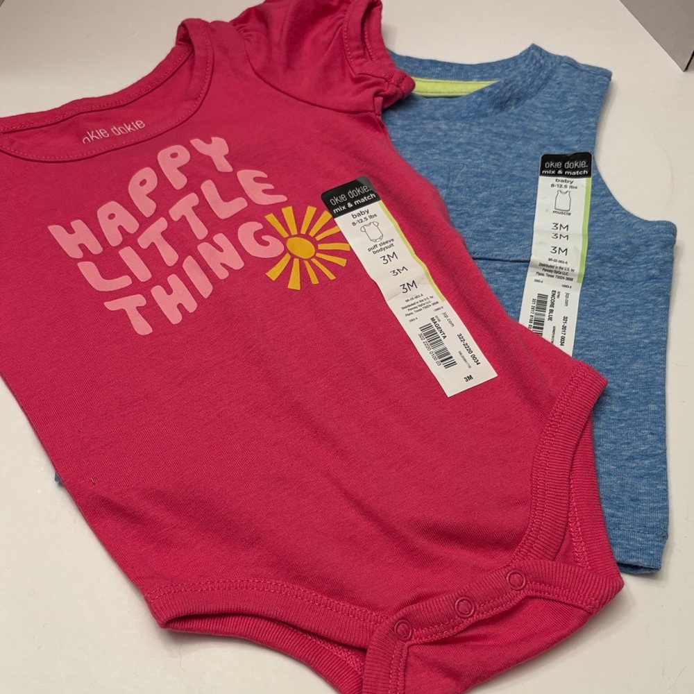 💕5/25💕Two pieces Size 3 mo